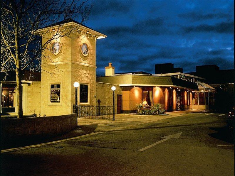 Treacys West County Conference And Leisure Centre Hotel Ennis Exterior foto